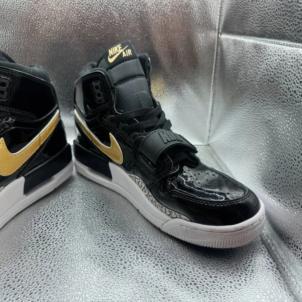 Size 9.5 Nike Air Jordan Legacy 312 Mens Black Gold Athletic Sneakers AV3922-007